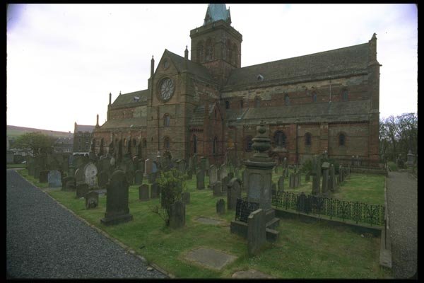 092084 Orkney Islands, Kirkwall Ruin A4 Photo Print