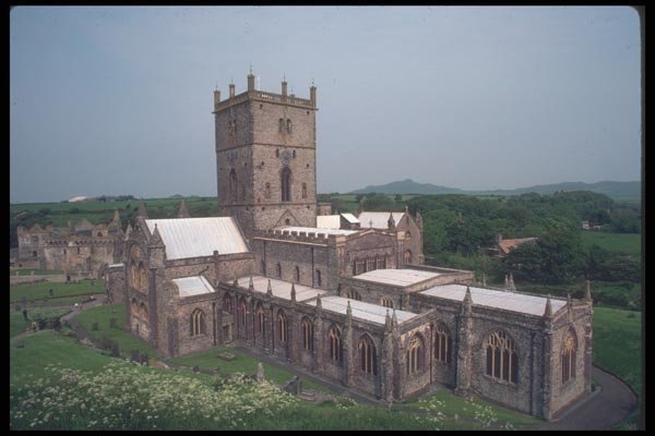 095034 St David's Cathedral, Vale Of Roses, Circa 1522 A4 Photo Print