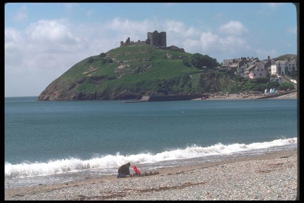 095086 Lleyn Peninsula, Castle And Harbor Of Criccieth A4 Photo Print
