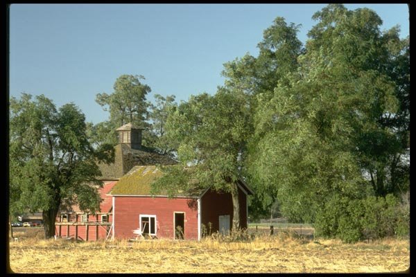 097098 Red Farm Buildings In Oak Grove A4 Photo Print