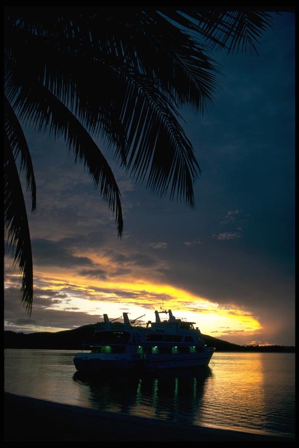 101048 Ship And Sunset Nanuya Island, Yasawa Island Group A4 Photo Print