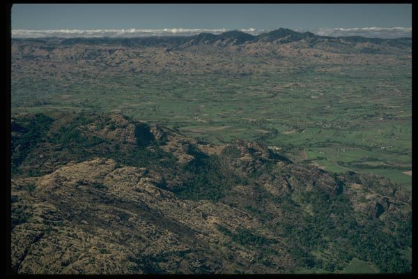 101072 Mountains North West Region, Vita Levu Island A4 Photo Print