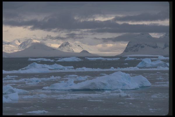 106064 Antarctica A4 Photo Print