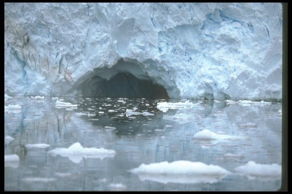 106068 Antarctica A4 Photo Print