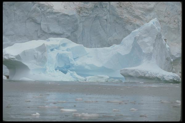 106070 Icebergs, Antarctica A4 Photo Print