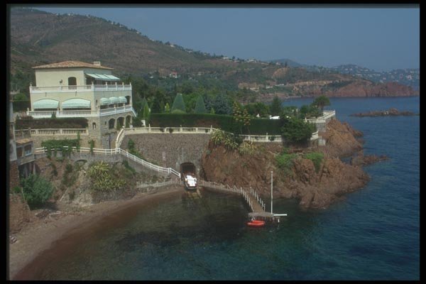 116098 Villa On The Sea, Long De La Cote D'Azur A4 Photo Print