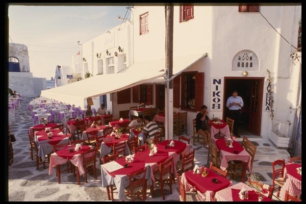 118045 Early Diners Beat The Suppertime Crowd A4 Photo Print