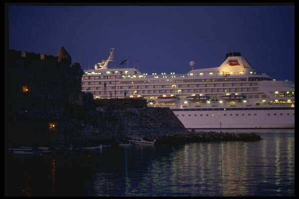 118067 Cruise Ships Dock Across From The Walled City A4 Photo Print