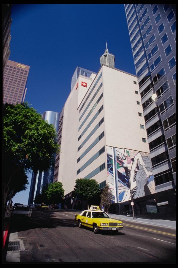 119060 Pacific Bell Bldg. With Mural And Trademark Spire A4 Photo Print