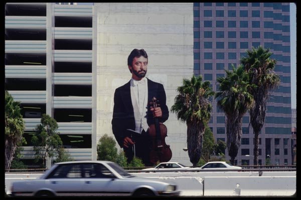 119082 Freeway Mural Of Ralph Morrison, L.A. Chamber Orchestra A4 Photo Print
