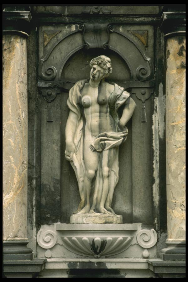 121081 Statue In Courtyard, Frederiksborg Castle A4 Photo Print