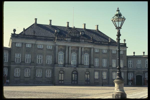 121090 Front View Of Amalienborg Castle With Lamp Post A4 Photo Print
