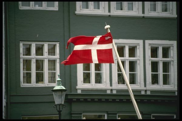 121098 Nyhavn View With Flag A4 Photo Print