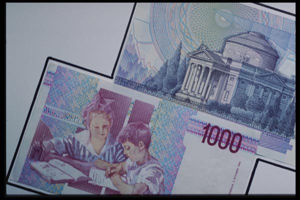 125037 Italian Bills A4 Photo Print