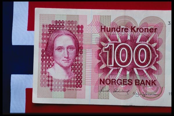 125051 Norwegian Bills A4 Photo Print