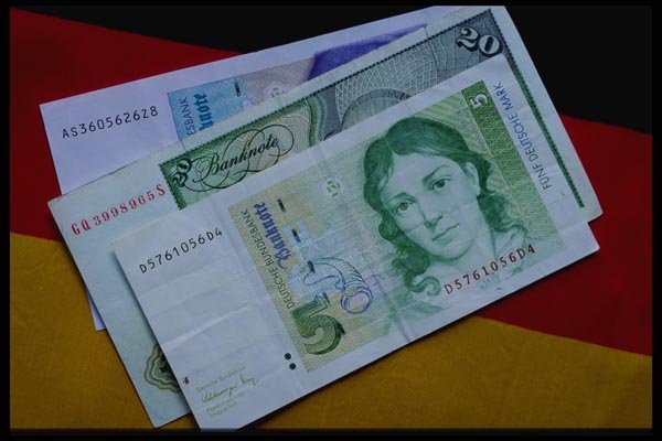 125061 German Bills On Flag A4 Photo Print