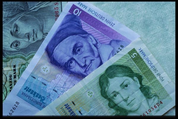 125063 German Bills A4 Photo Print
