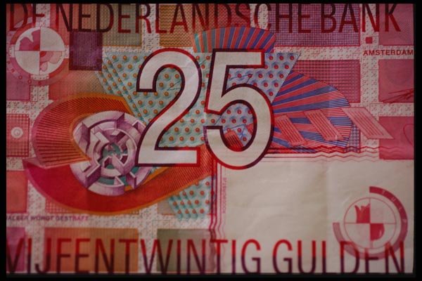 125075 Close Up, Netherlands Bills A4 Photo Print
