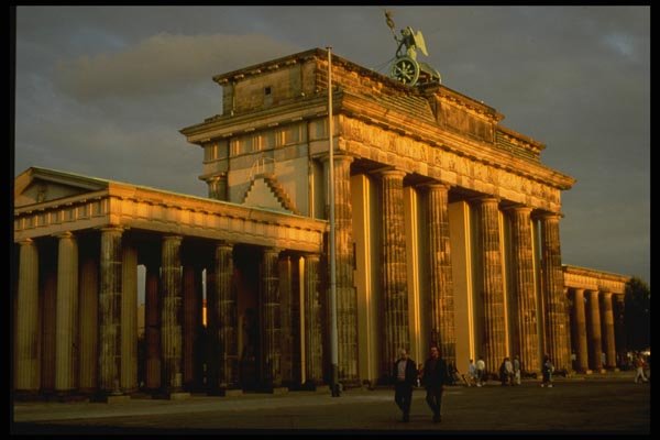 129001 Sun On The Brandenburg Gate A4 Photo Print