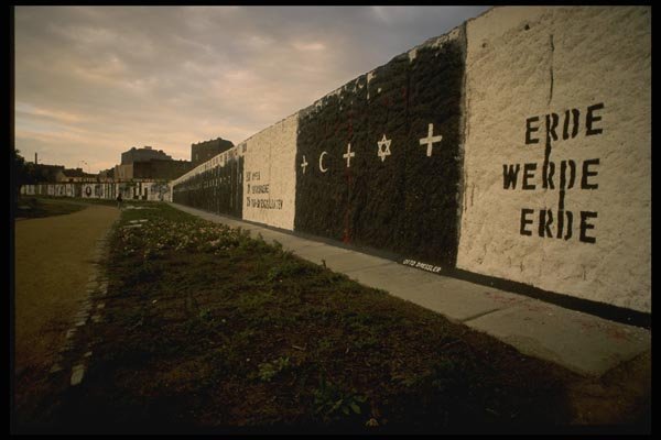 129012 Berlin Wall Memorial A4 Photo Print