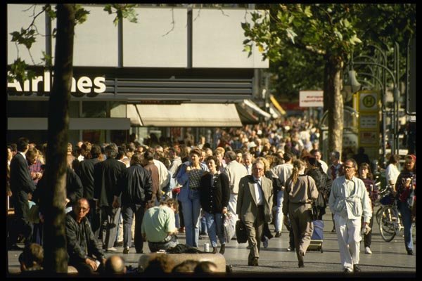 129030 Rush Hour, Tauentzien Strasse A4 Photo Print