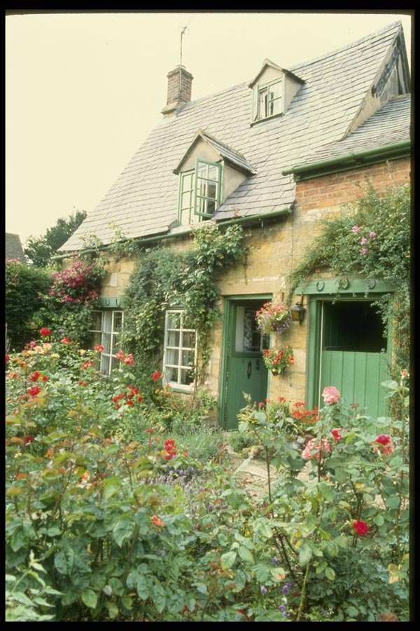 131005 Cotswold Cottage Garden 2 A4 Photo Print