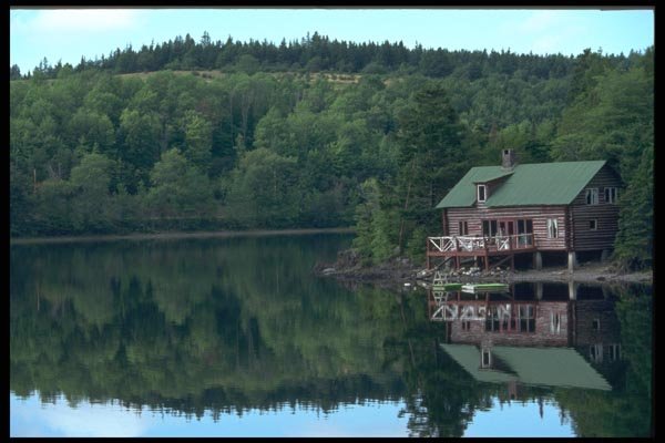 138045 Cottage On The Lake A4 Photo Print
