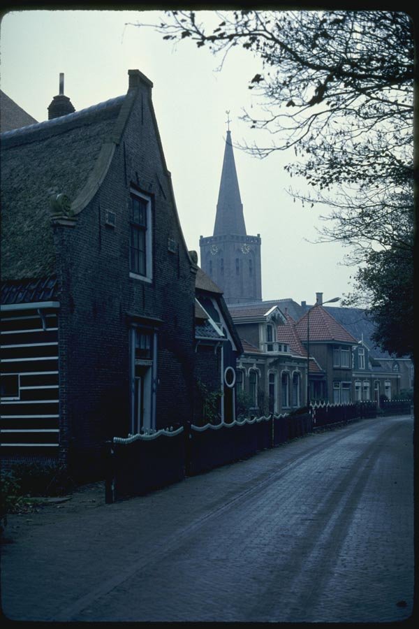 140057 Small Street A4 Photo Print