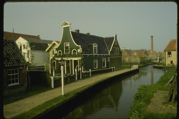 140077 House From The Zaan District A4 Photo Print