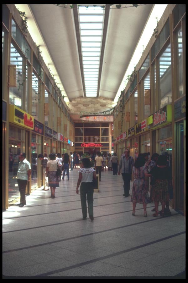 142005 Mall, Lima A4 Photo Print