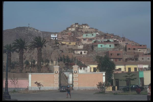 142015 Hillside With Houses, Lima A4 Photo Print