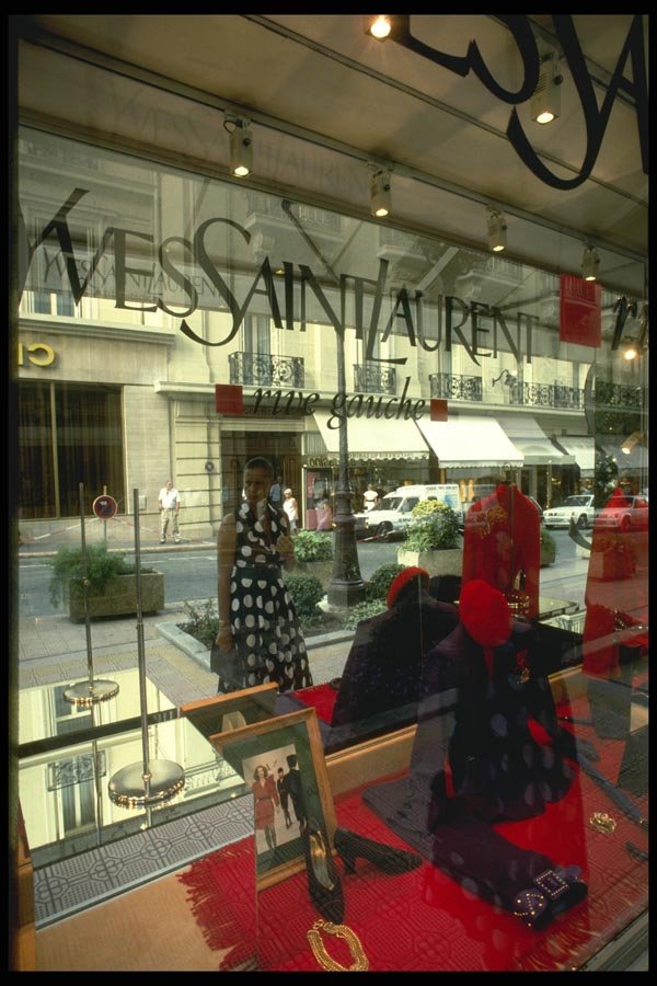 146045 The Latest In Fashion Direct From Paris A4 Photo Print