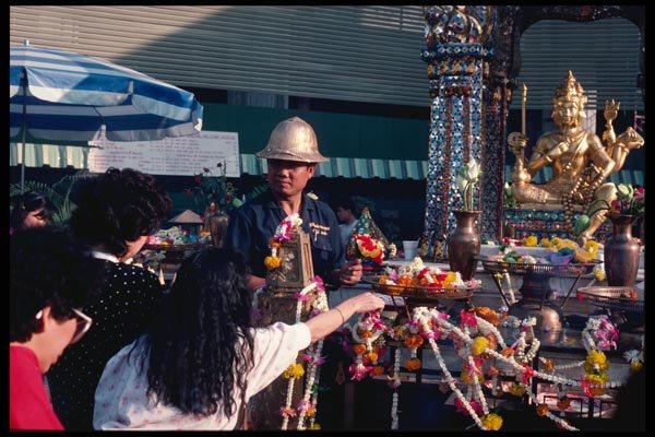 147038 Bangkok Erawan Shrine A4 Photo Print