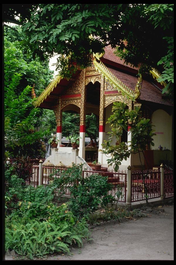 147058 Chiang Mai Wat Chedi Luang A4 Photo Print