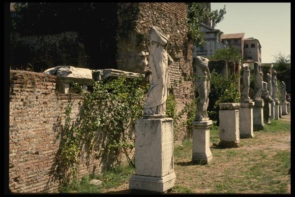149012 Statues Of The Vestal Virgins, Roman Forum A4 Photo Print