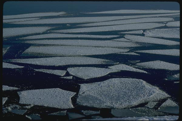 151011 Ice Flows In St. Lawrence River A4 Photo Print