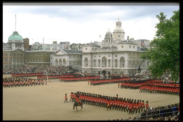 165002 March Past H. M. The Queen A4 Photo Print