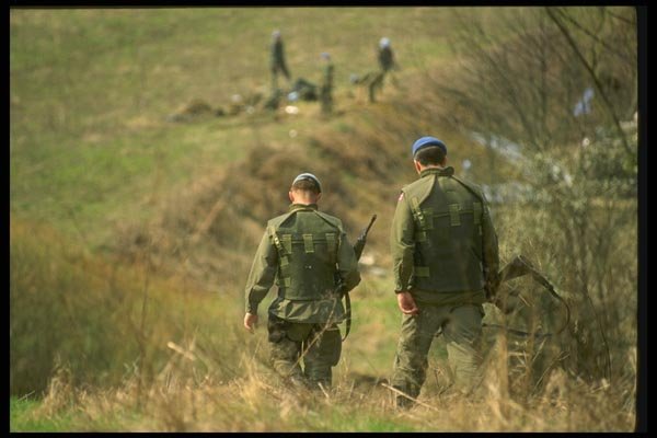 170057 UN Soldiers, Croatia A4 Photo Print