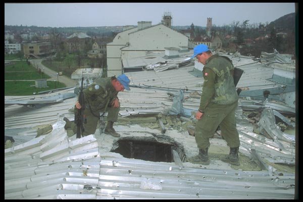 170088 Assessing Bomb Damage, Croatia A4 Photo Print