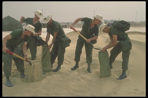 170098 Filling Sandbags, Gulf War A4 Photo Print