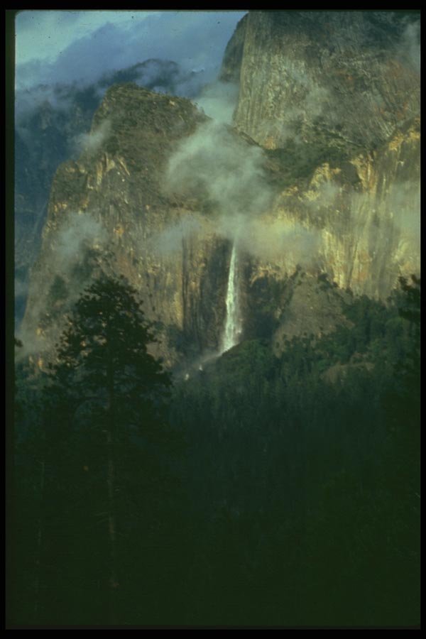 176040 Yosemite Valley, California A4 Photo Print
