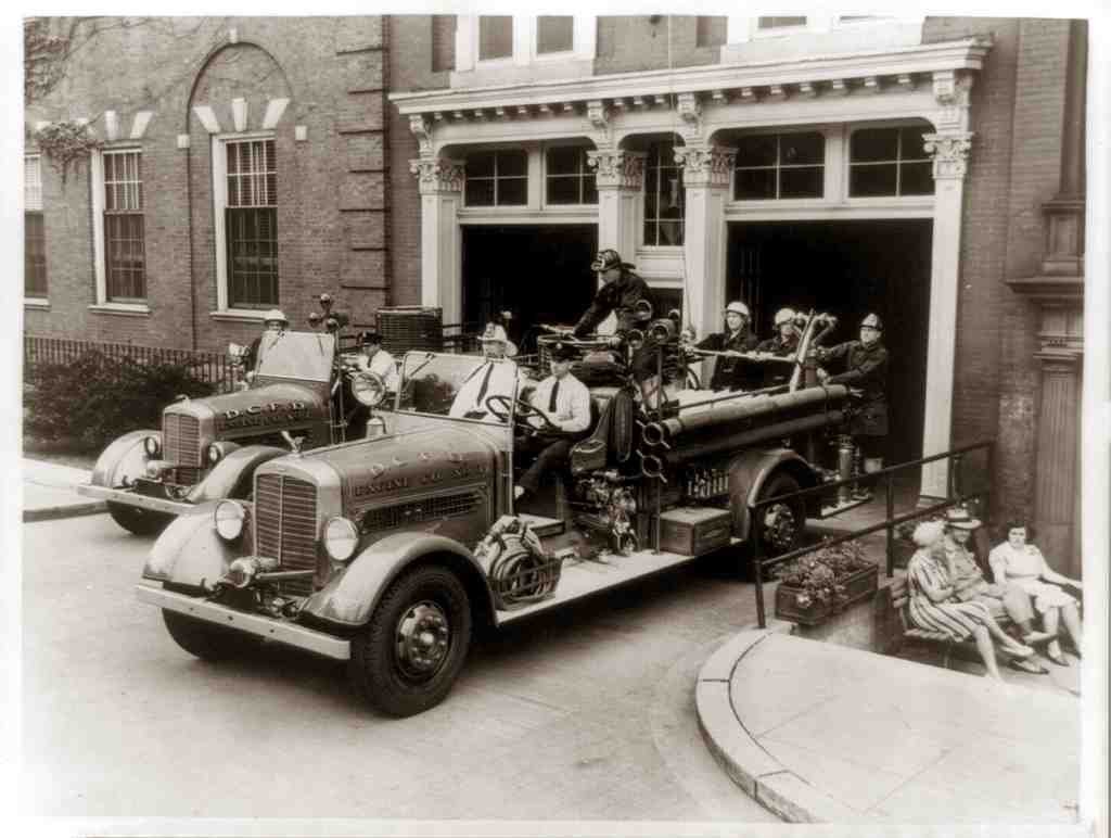 18 Fire Fighting Fire Engines Engine Co 1 Washington Dc1942 Vintage A4 Photo Print