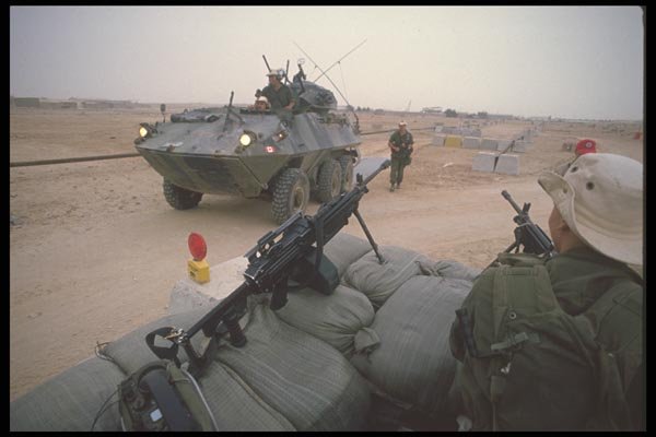 180086 Grizzly Patrol Vehicle, Gulf War A4 Photo Print