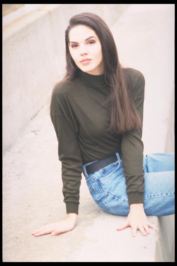 181038 Alana Close up 2 A4 Photo Print