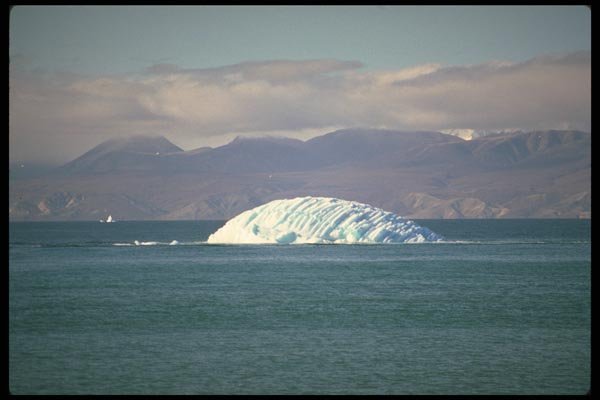 184047 Flipped Iceberg, Pond Inlet, N.W.T. A4 Photo Print