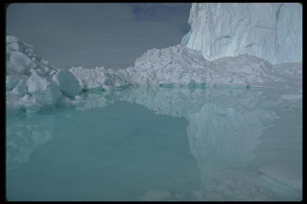 184070 Melt Pool And Iceberg A4 Photo Print
