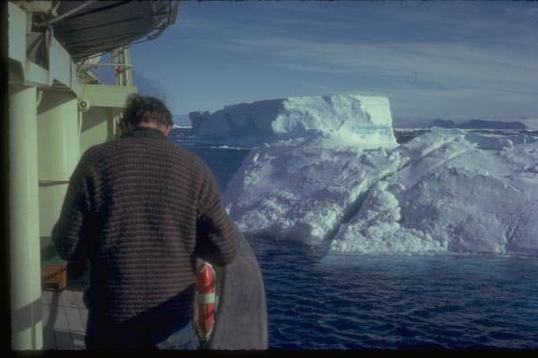 188005 Iceberg, Too Close For Comfort A4 Photo Print