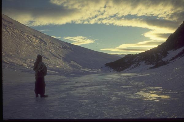 188078 Wind Scoop Round A Nunatak A4 Photo Print