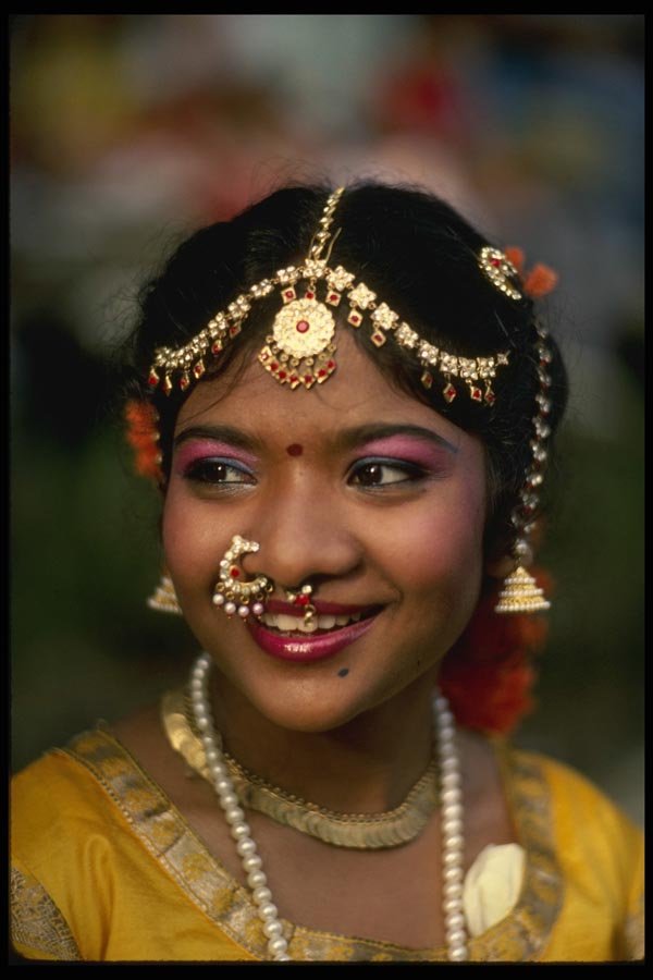 189042 Teenage Girl Dressed For A Parade, Singapore A4 Photo Print