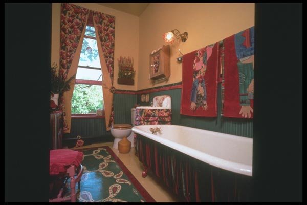 190015 Paisley Bathroom A4 Photo Print